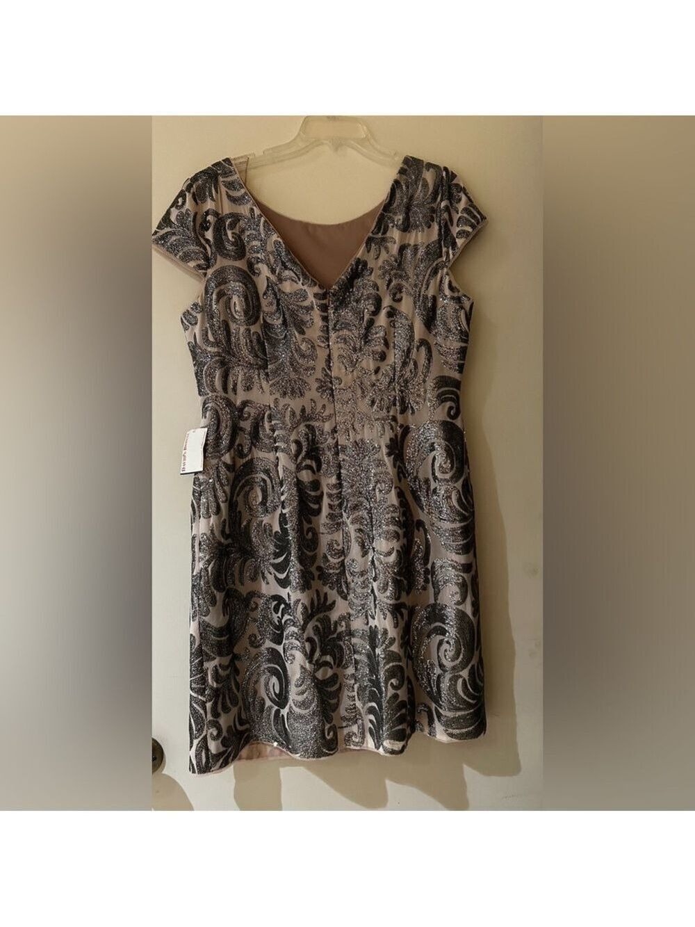 Adrianna Papell Sequined Pattern Cap Sleeve Dress - Picture 6 of 7